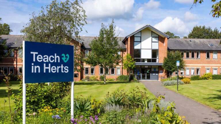 Teach in Herts